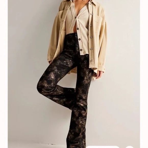 NWT Free People Jayde Printed Metallic Flare Jeans Black Tie 28 - Picture 2 of 10